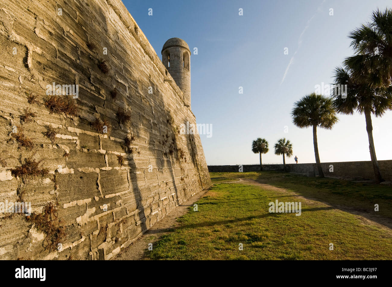 Castillo de San Marcos à l'aube avec vue sur la baie de Matanzas, Saint Augustine, Floride Banque D'Images