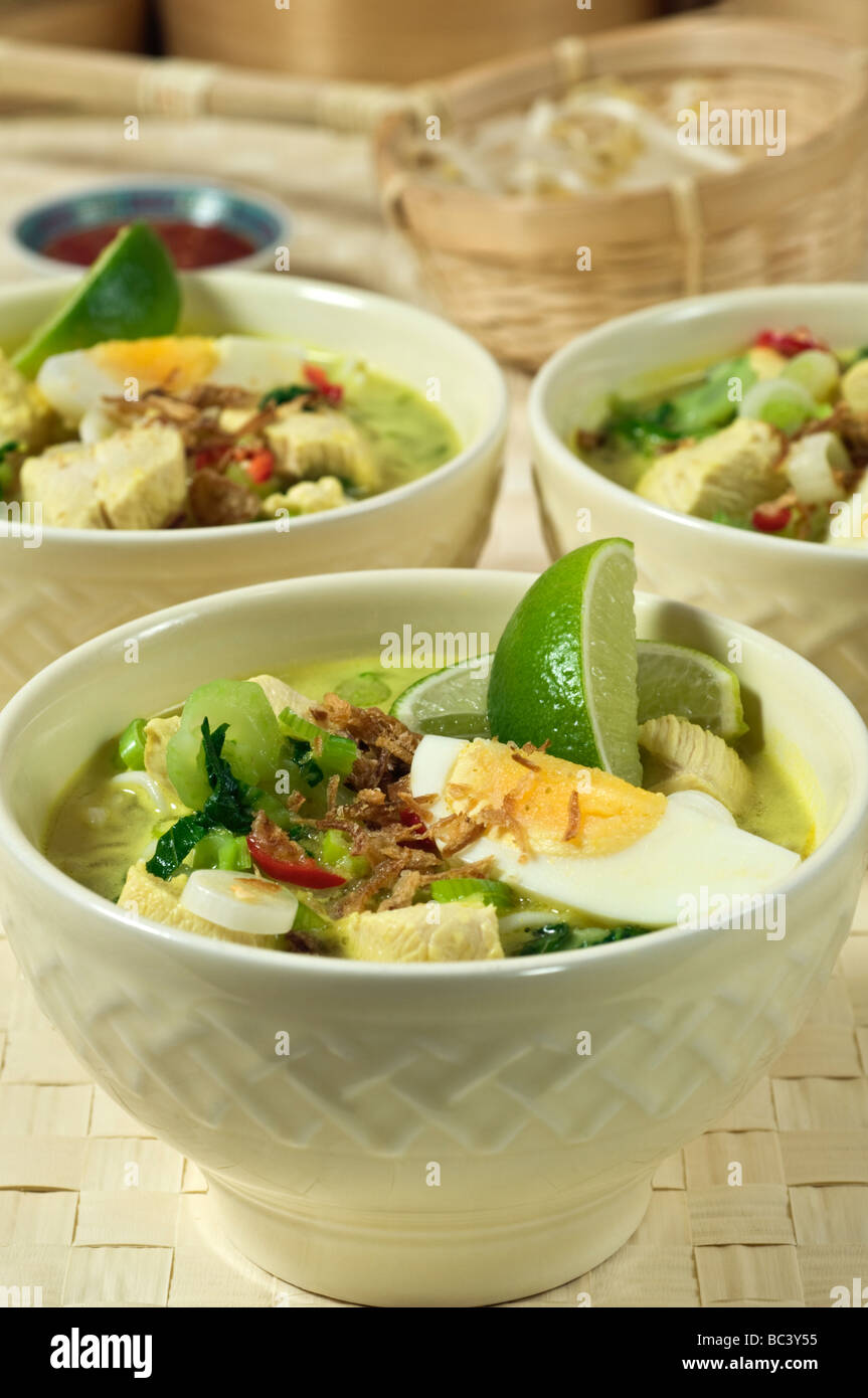 Soto ayam potage de poulet l'Indonésie La Malaisie Singapour food Banque D'Images