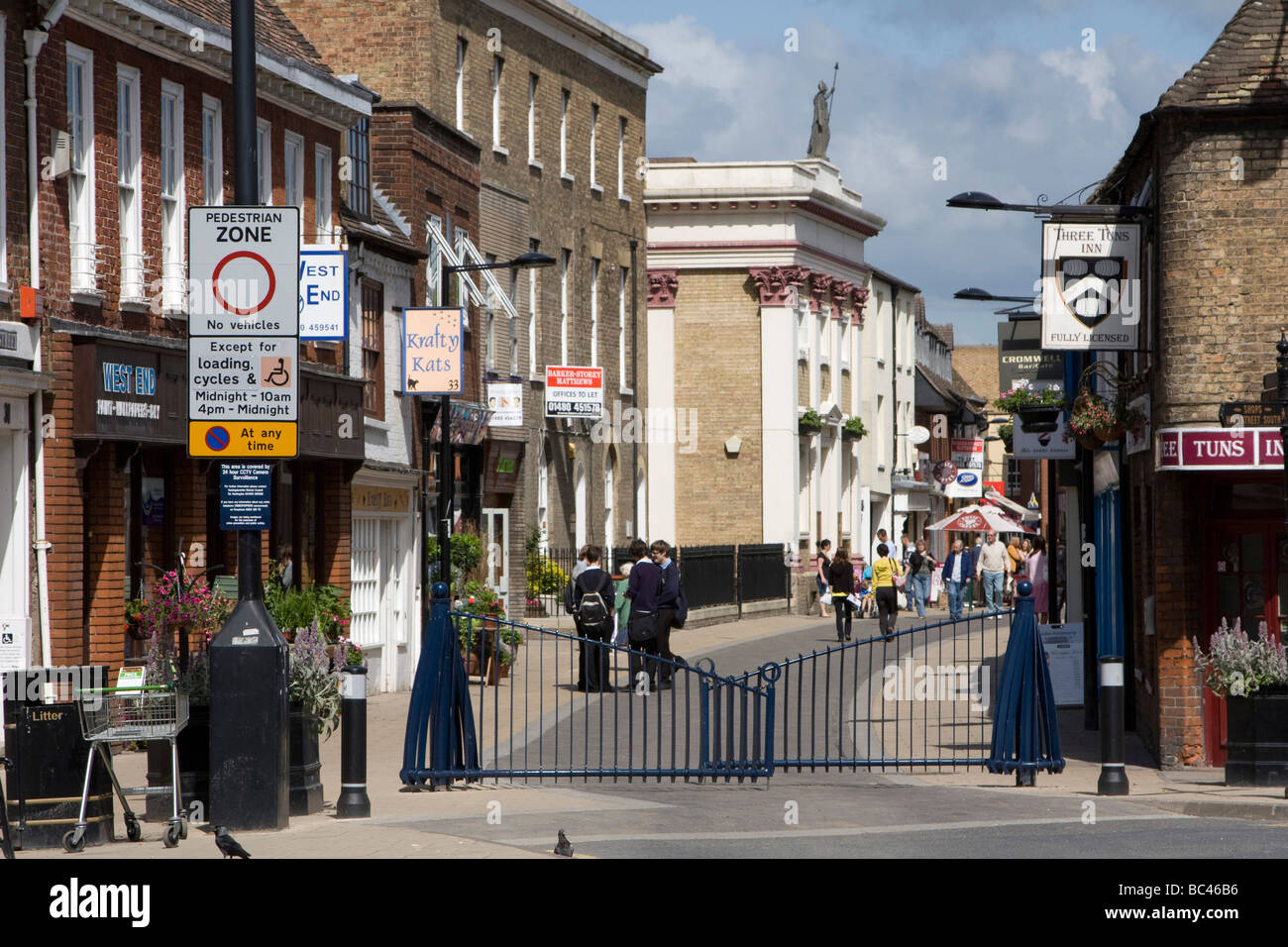 Le centre-ville de Huntingdon cambridgeshire england uk go Banque D'Images