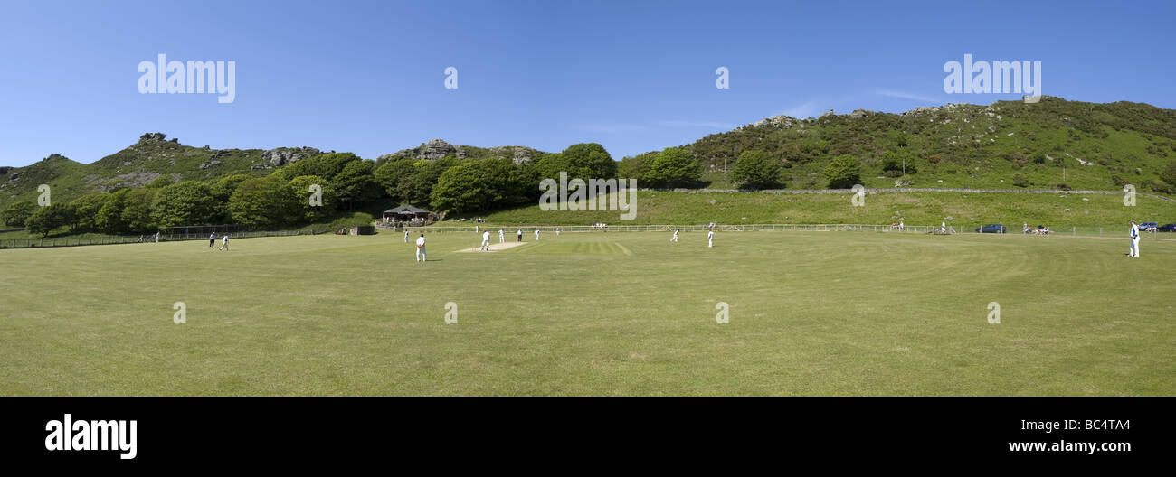 Un match de cricket lynton cricket club dans la vallée des roches lynton devon Banque D'Images
