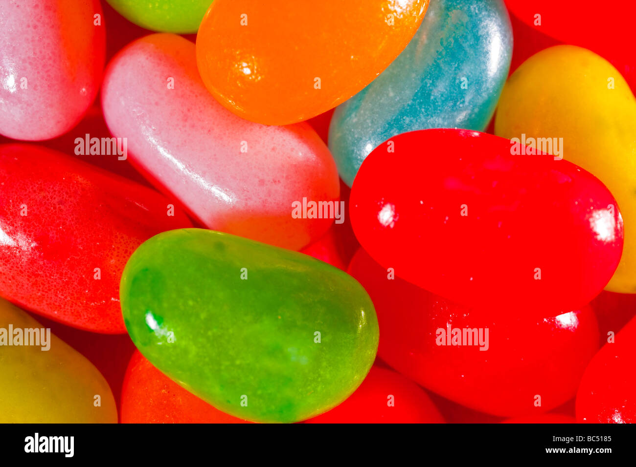 Les bonbons haricots multicolores capturés en 16 bits et fournis dans l'espace de couleur Adobe1998 difficile de tenir des tons de couleur Banque D'Images