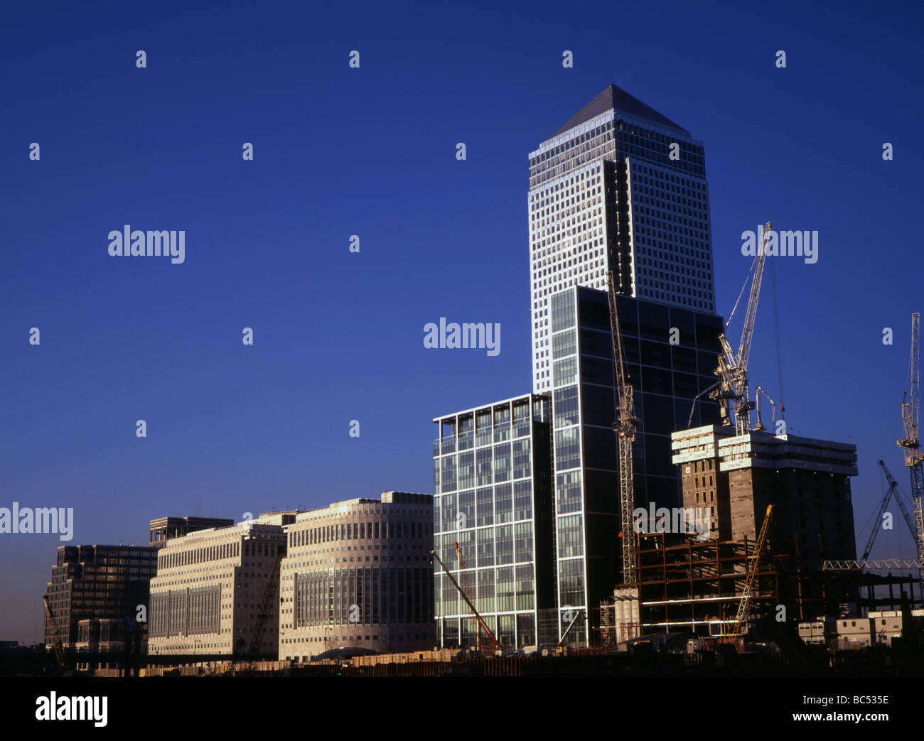 Construction à Canary Wharf Docklands Londres à la fin des années 1990 Banque D'Images