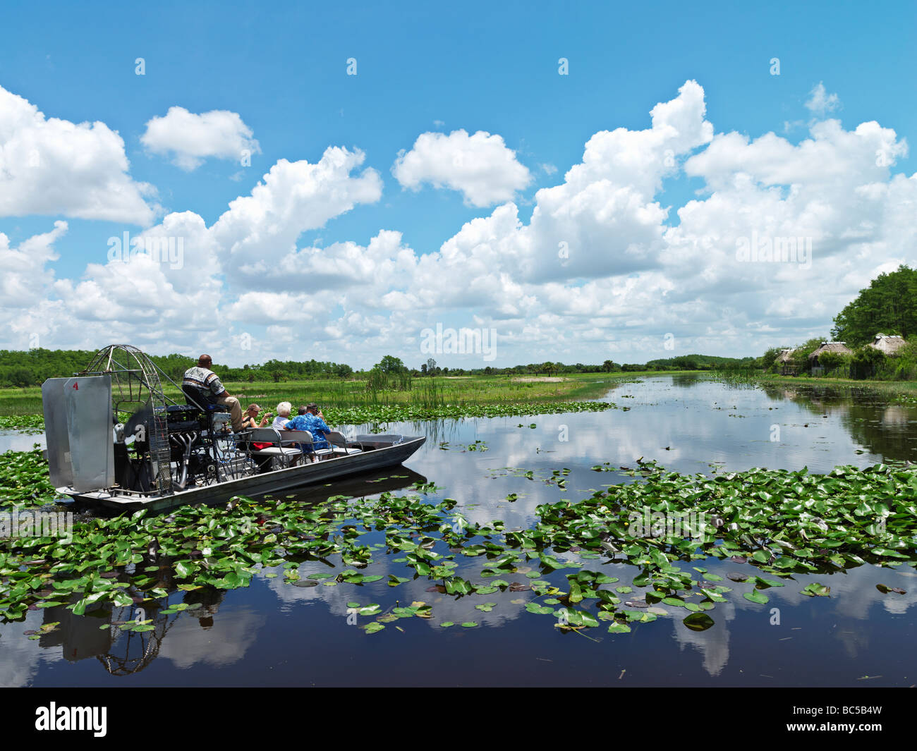 Tour-opérateur de feuilles d'air des Everglades de Floride, réserve indienne de Big Cypress Seminole, safari Billy Swamp Banque D'Images