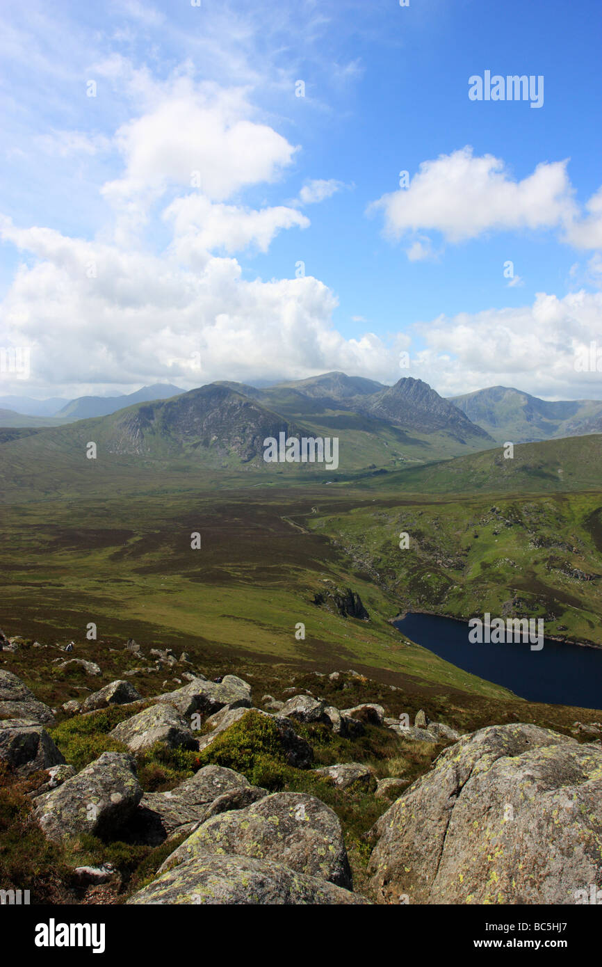 Une vue sur les montagnes de Snowdonia, montrant (L-R) Gallt yr Ogof, Glyder Fach, Tryfan, Y Garn, devant Cowlyd avec Llyn Banque D'Images