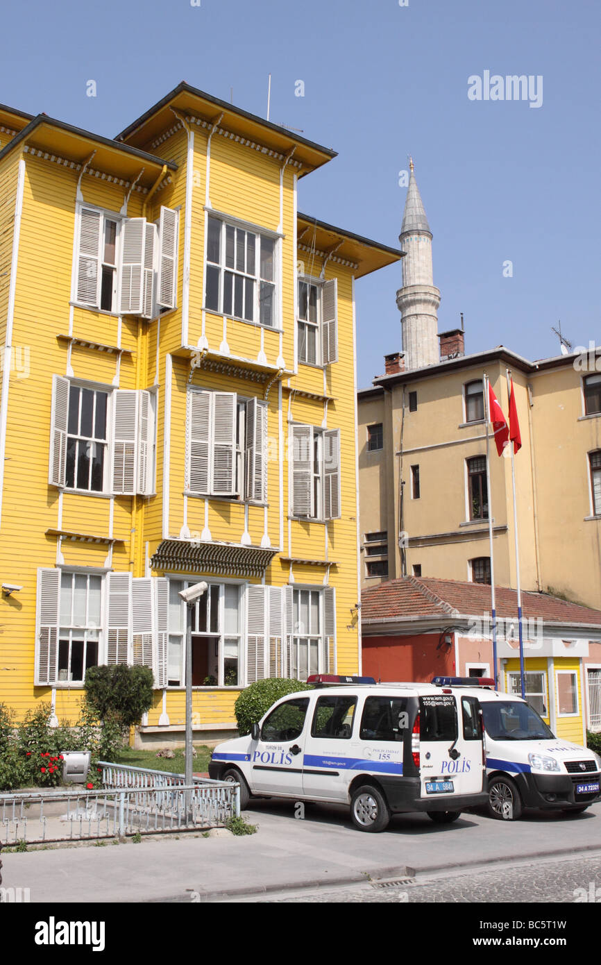 Istanbul Turquie la police touristique sur la station de Yerebatan Caddesi rue adjacente à Sultanahmet Banque D'Images