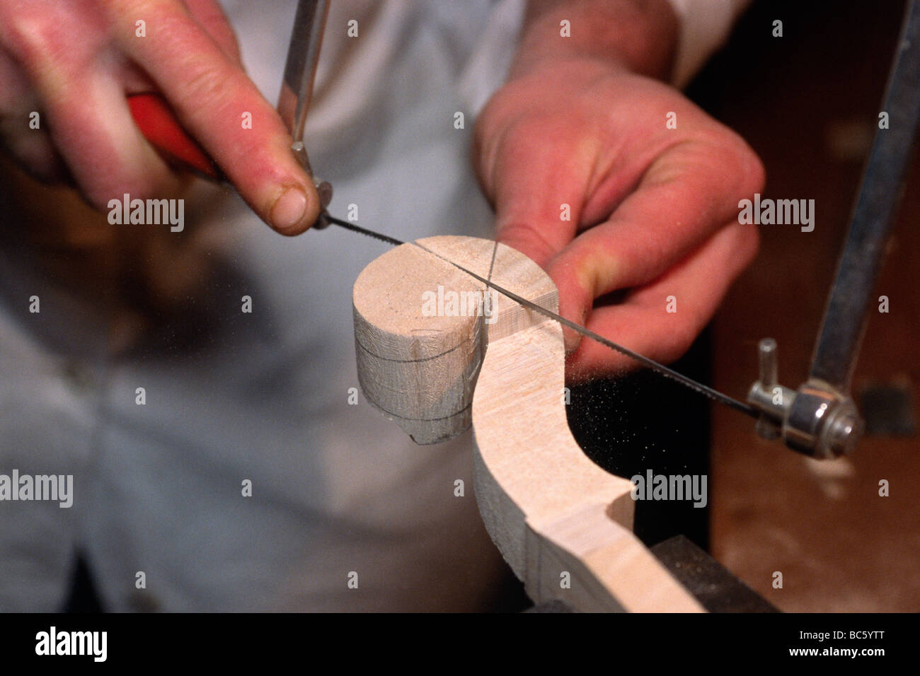 Italie, Lombardie, Crémone, violoniste, gros plan Banque D'Images