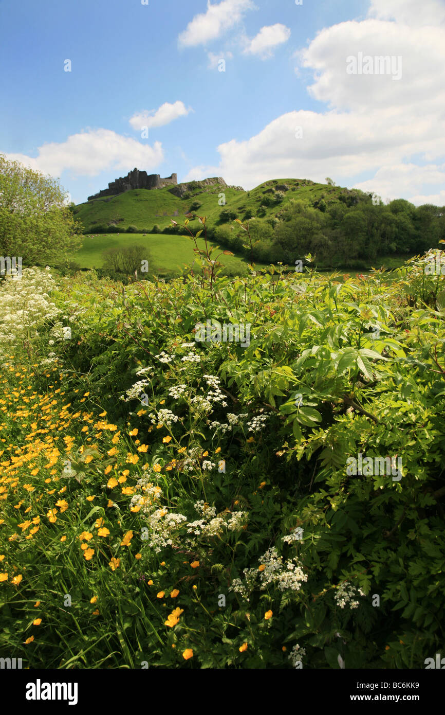 Imposant Carreg Cennen Castle, l'un des châteaux les plus spectaculaires au Pays de Galles Banque D'Images