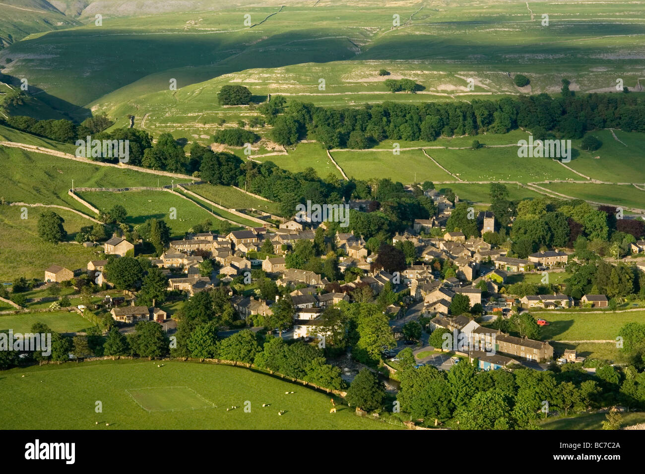 Une vue de Kettlewell, un village niché dans la vallée du haut Wharfedale, dans le Yorkshire Dales National Park, Royaume-Uni Banque D'Images