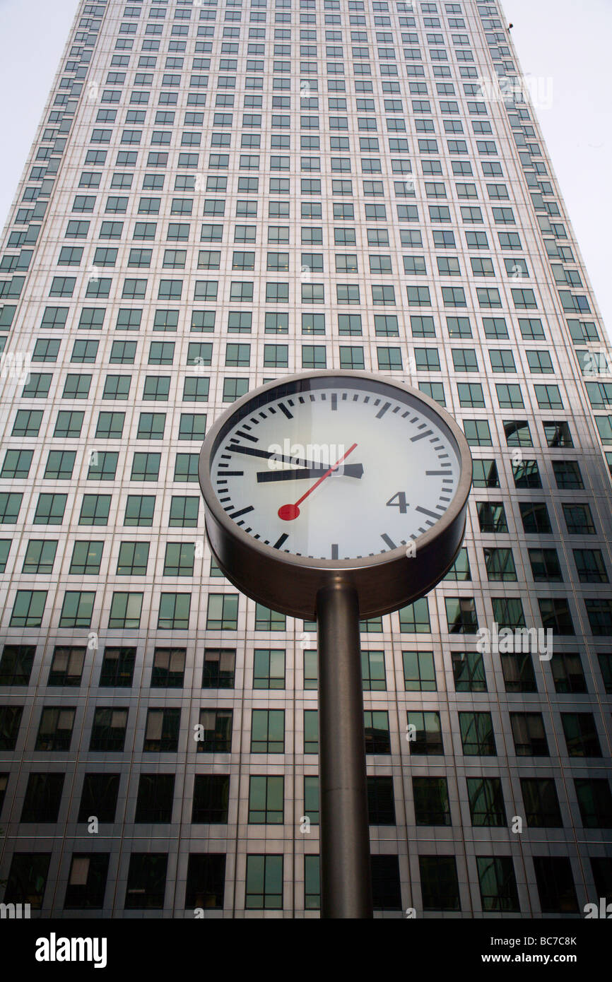 Londres - réveil et façade de Canary Wharf Tower Banque D'Images