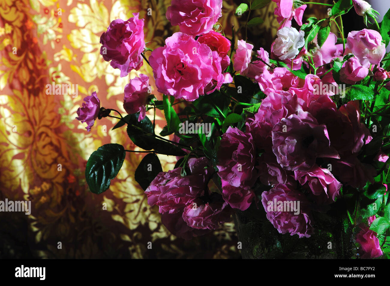 roses, vie de stil, art, design naturel, boquet frais, art, design naturel, boquet frais, maison, style de vie, Banque D'Images