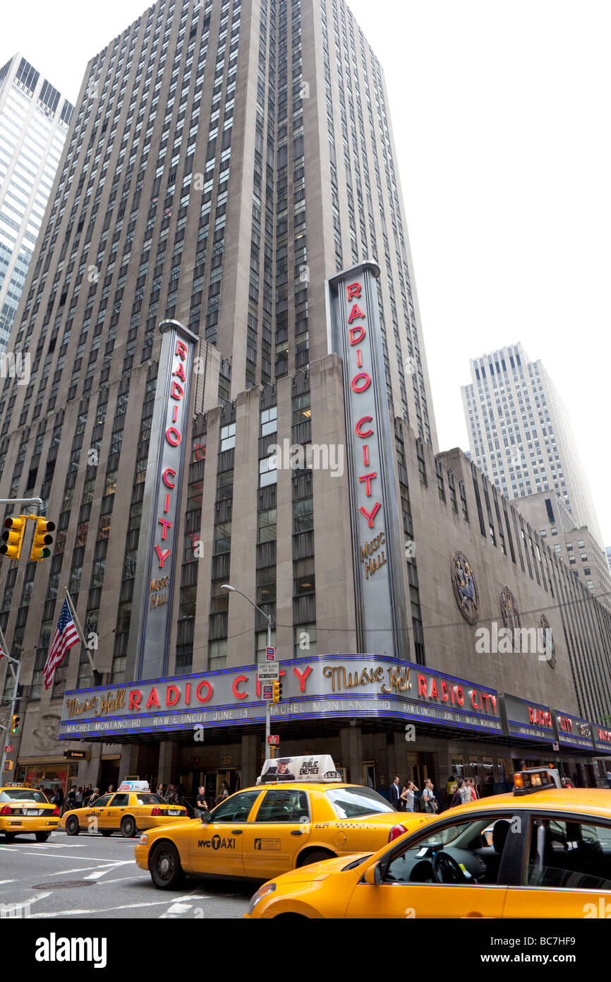 Et le trafic Radio City à NEW YORK Banque D'Images