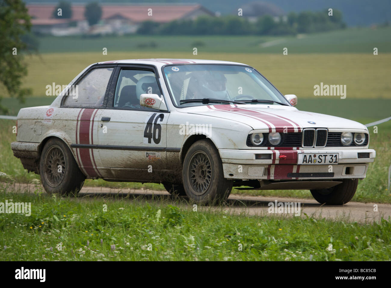 White BMW 3-series à l'AvD Rallye Bade-wurtemberg 2009 - course de voitures historiques Banque D'Images