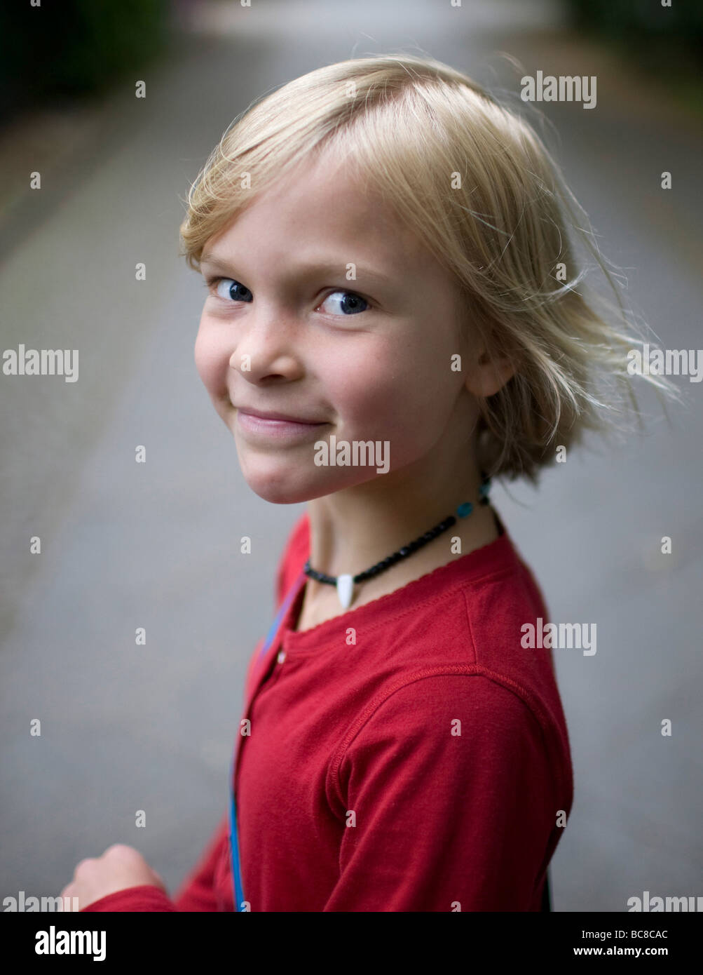 Portrait d'une fillette de 8 ans Banque D'Images