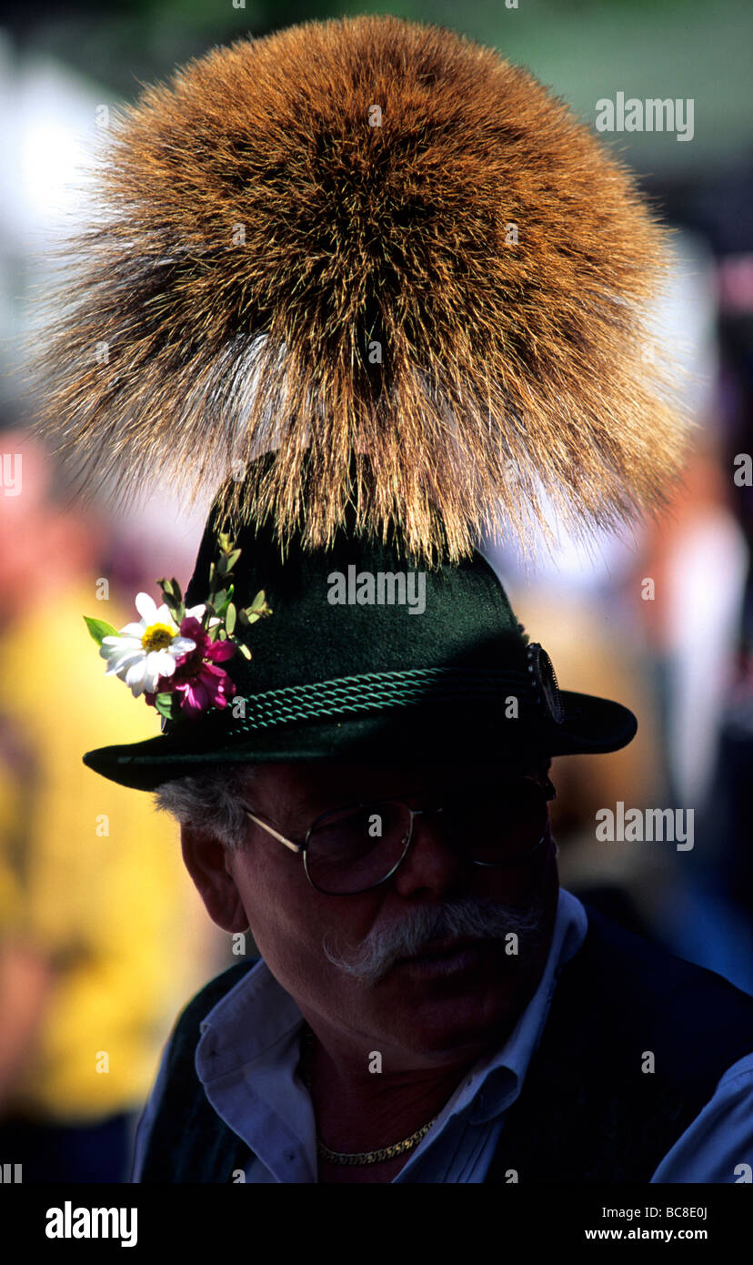 Chapeau bavarois traditionnel fabriqué à partir de poils de chèvre de  montagne Munich Allemagne Photo Stock - Alamy