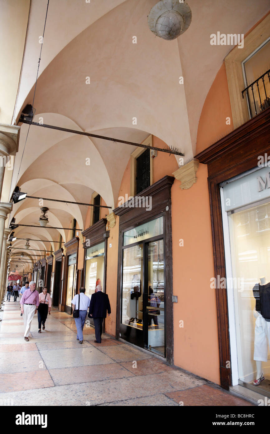 Galerie marchande couverte par archignnasio deli bologne italie Banque D'Images