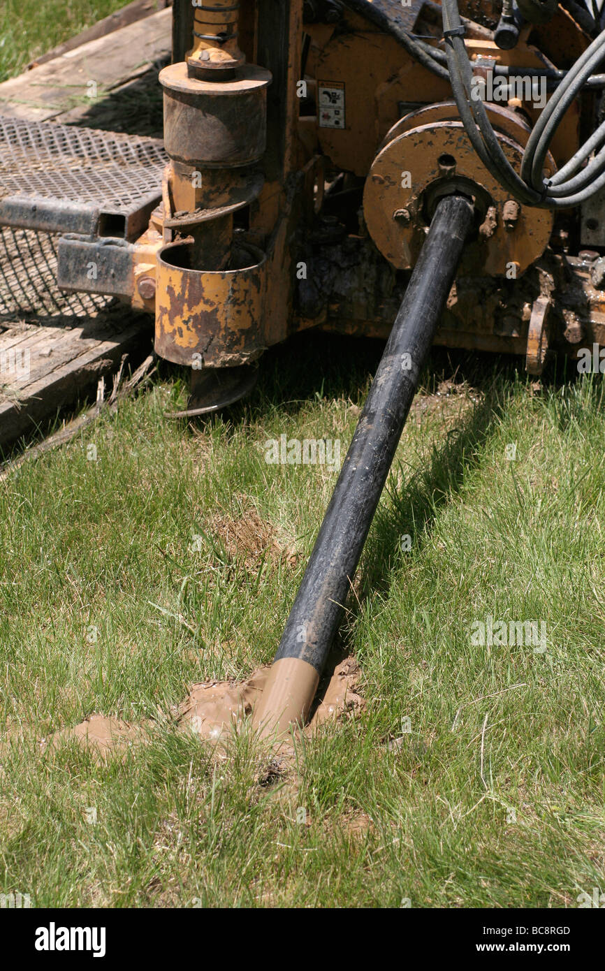 L'entrée de forage horizontal forage sur la masse de la terre à pipe-line Banque D'Images