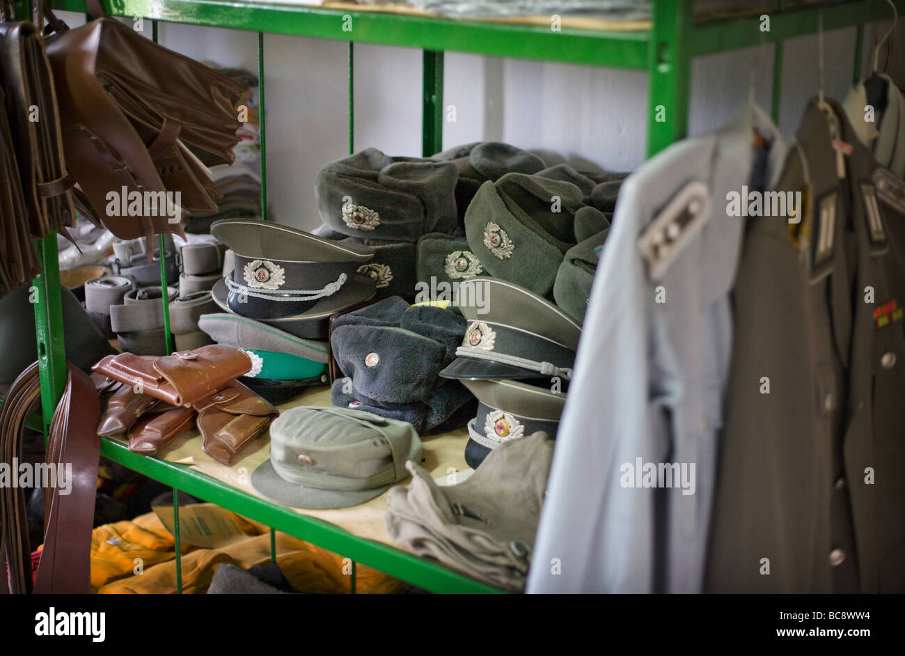 L'uniforme de soldats dans un Prora musée Banque D'Images