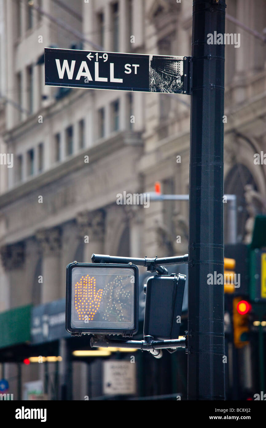 Panneau d'arrêt sur Wall Street à New York City Banque D'Images