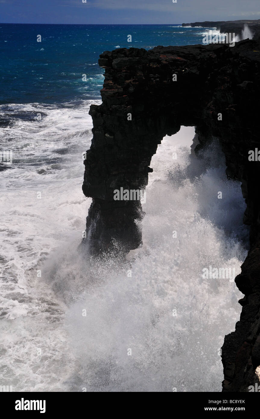 Passage de la mer, Hawaii Volcanoes National Park, California, USA. Banque D'Images