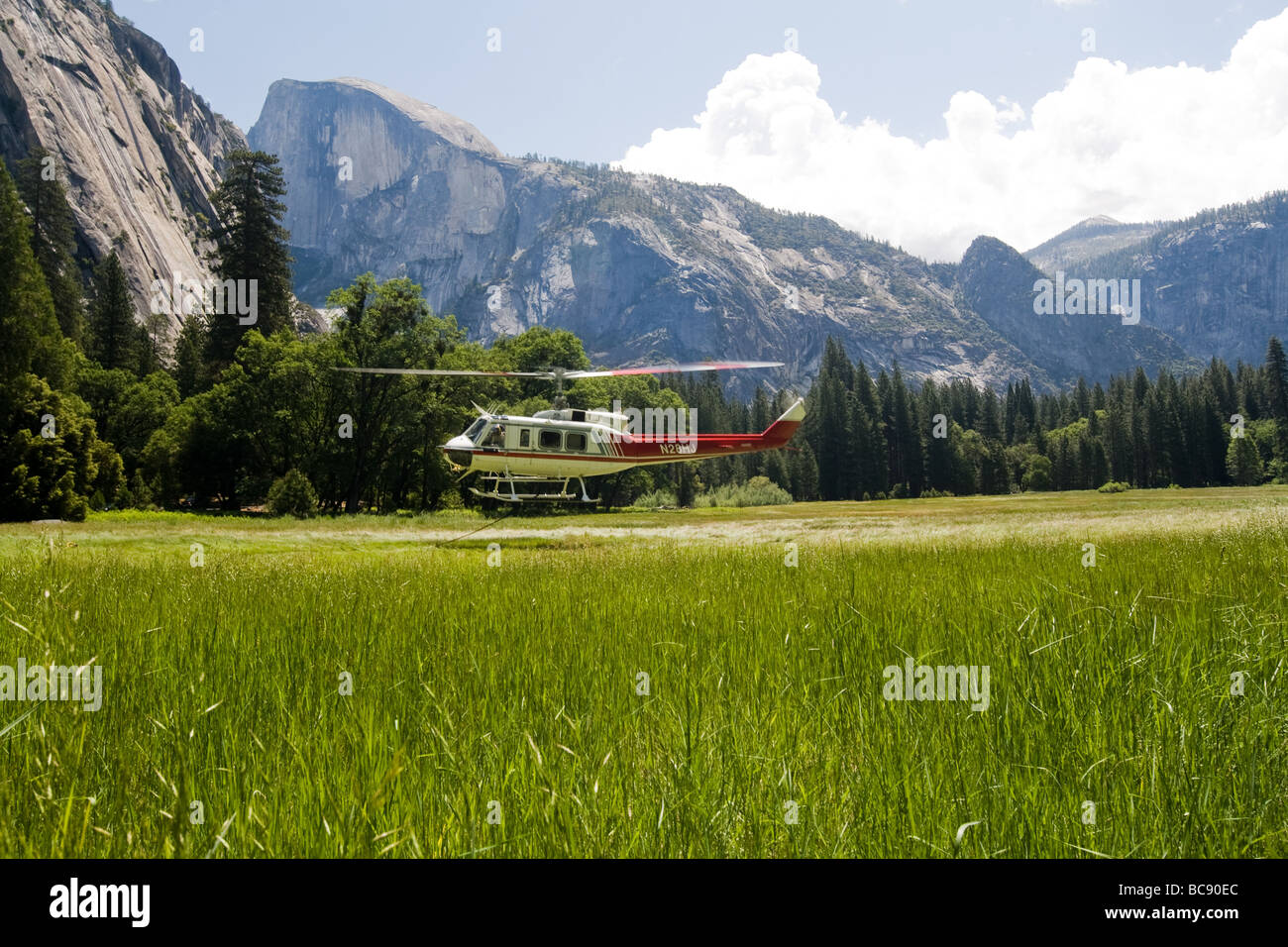 Sauvetage par hélicoptère de recherche et sauvetage, Yosemite, Yosemite National Park Banque D'Images