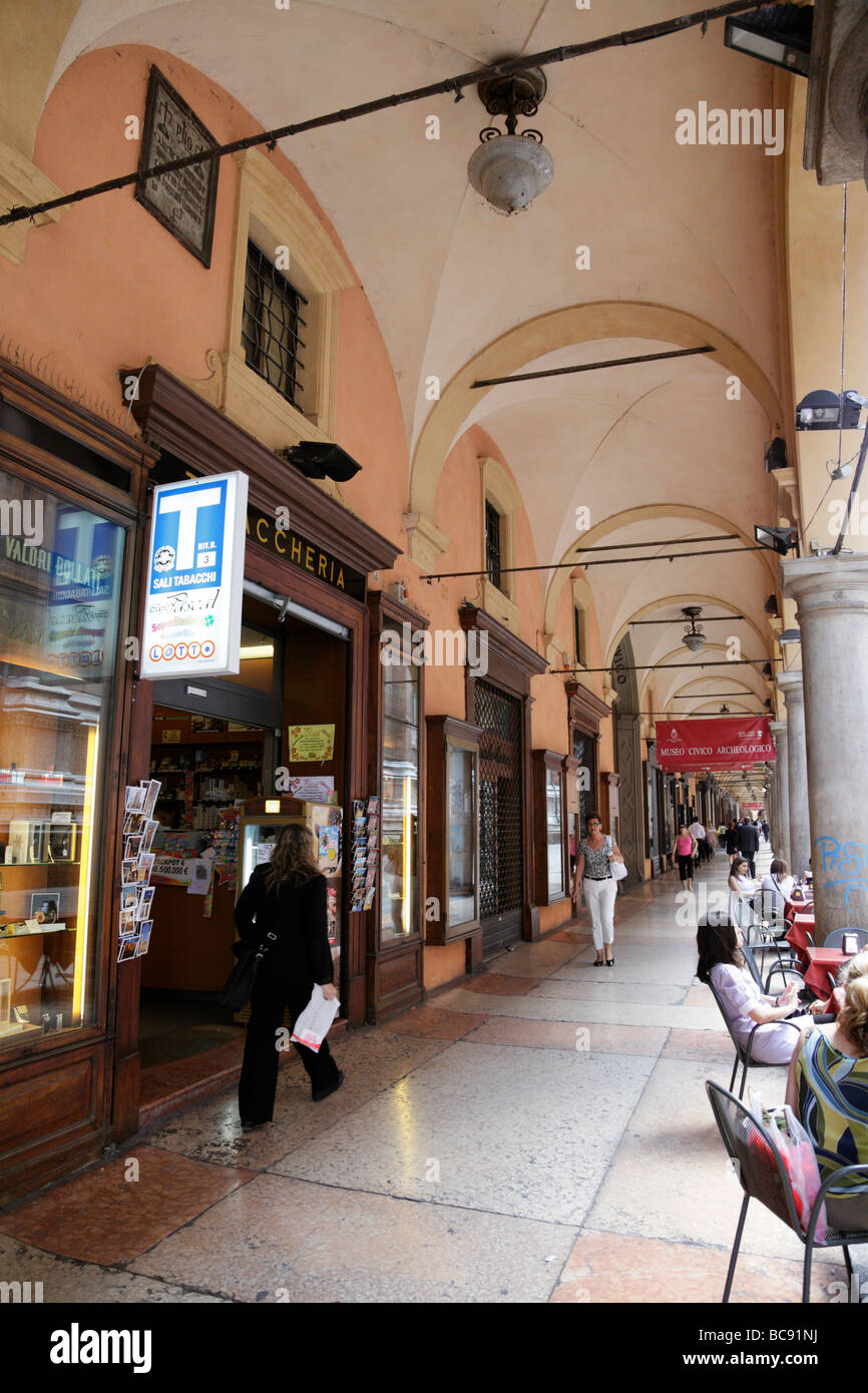 Galerie marchande couverte par archignnasio deli bologne italie Banque D'Images