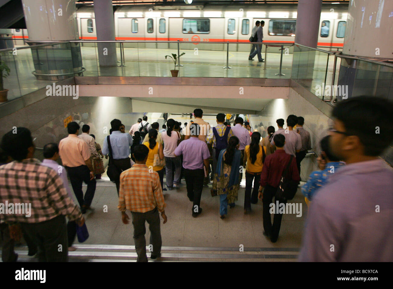 Une image de métro de New Delhi à New Delhi l'Inde l'un des lieux les plus touristiques de l'Inde Banque D'Images