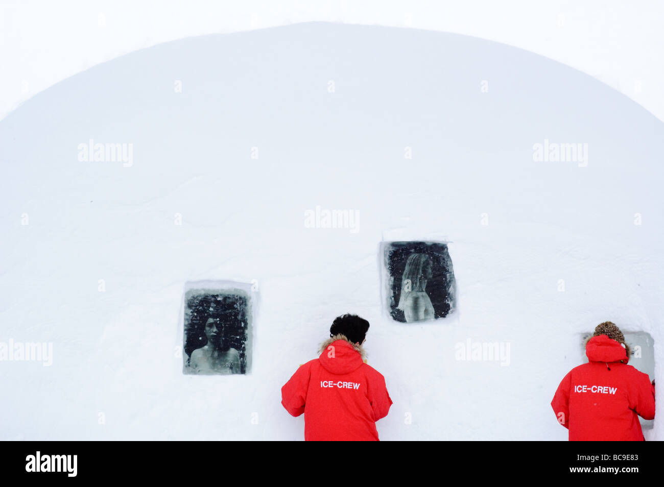 La construction de la sculpture de glace dans la région de Geilo snow festival, Norvège Banque D'Images