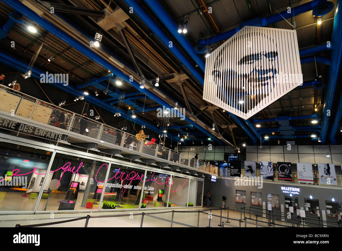 Une photo du président George Pompidou, à l'intérieur du centre d'art contemporain Pompidou, appelé aussi Beaubourg, à Paris. Banque D'Images