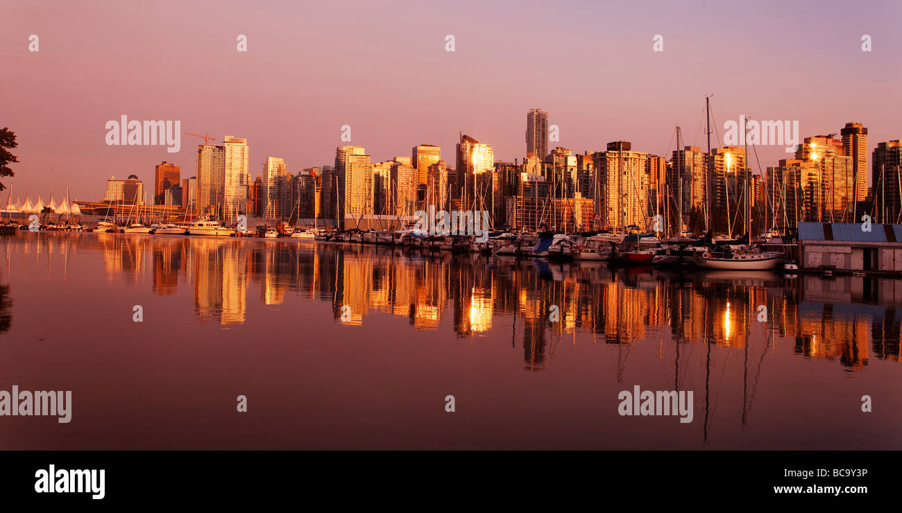 Toits de la ville de Vancouver Canada Amérique du Nord au coucher du soleil Banque D'Images