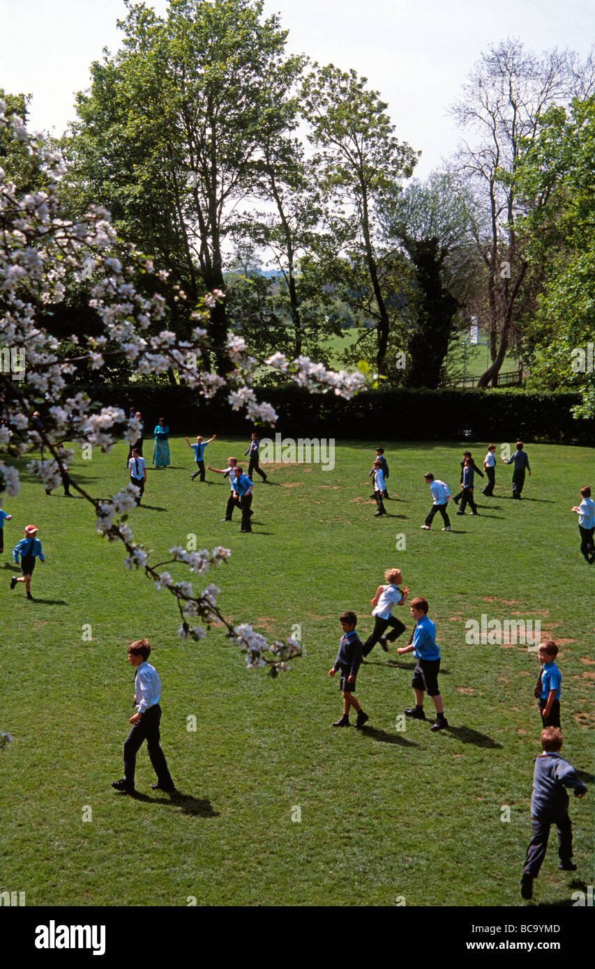 Enfants sur jeu de Magdalen College School Oxford Angleterre Royaume-uni privé Banque D'Images