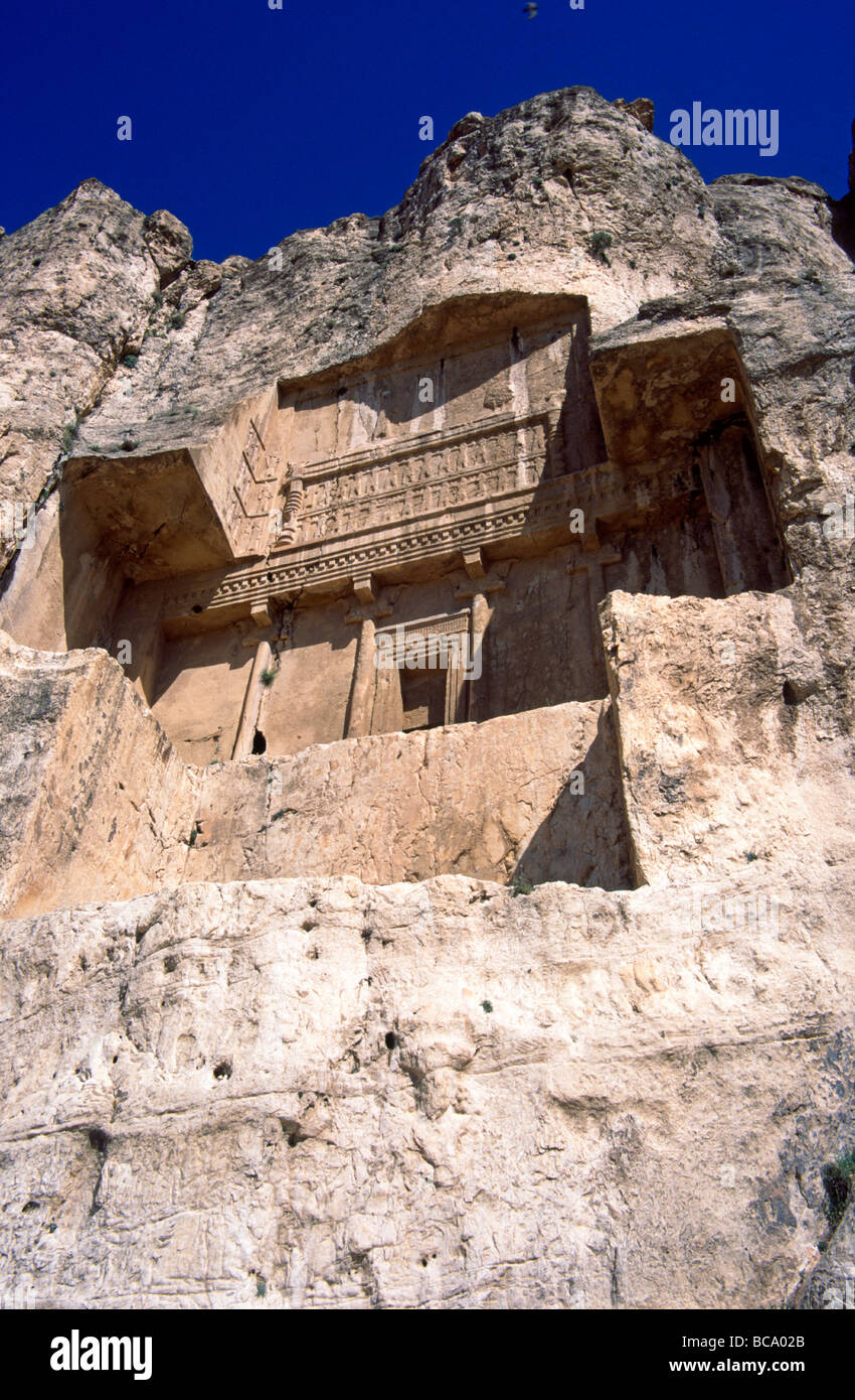 Nécropole de Naqsh-e Rostam montrant la tombe en croix perse de Darius le Grand, Pasargades, près de Persépolis, Iran Banque D'Images