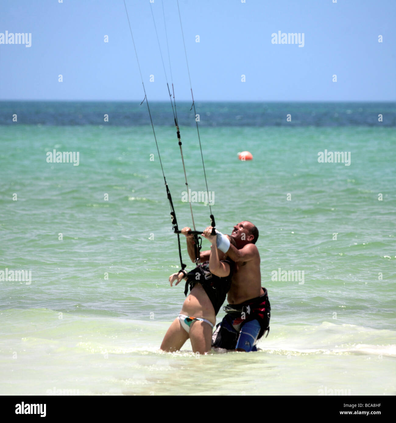 Le kite surf sur l'île de Holbox, Quintana Roo, Yucatán, Mexique, une destination mexicaine unique dans le Yucatan Channel, Banque D'Images