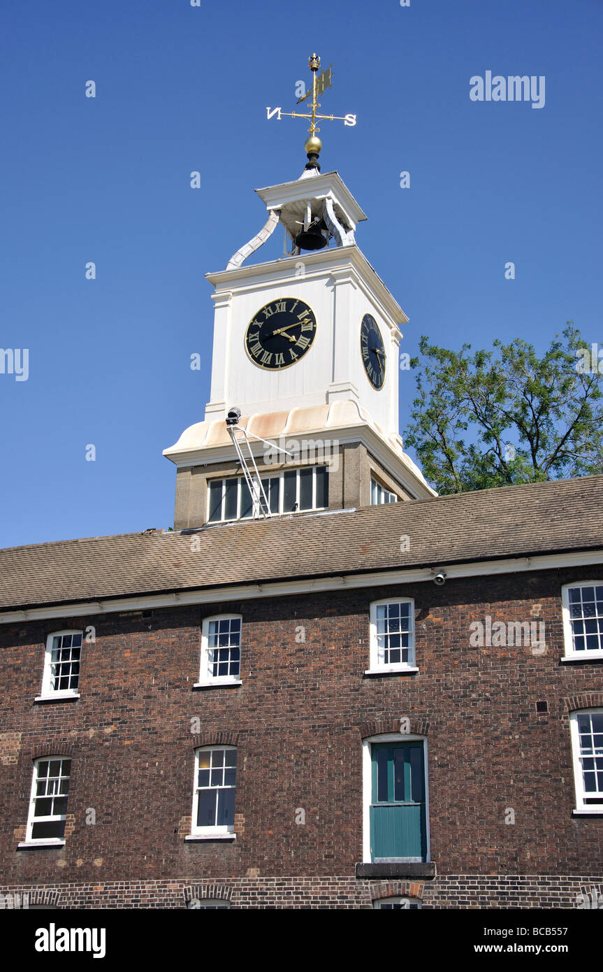 La tour de l'horloge, ancien entrepôt naval, Cran-gevrier, Chatham, Kent, Angleterre, Royaume-Uni Banque D'Images
