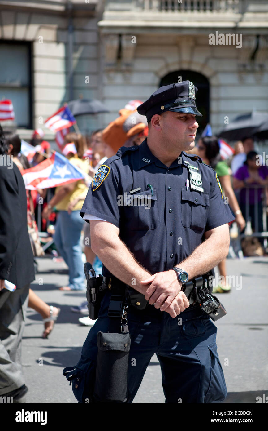 À la Police Portoricaine annuel day parade sur la 5e Avenue Banque D'Images