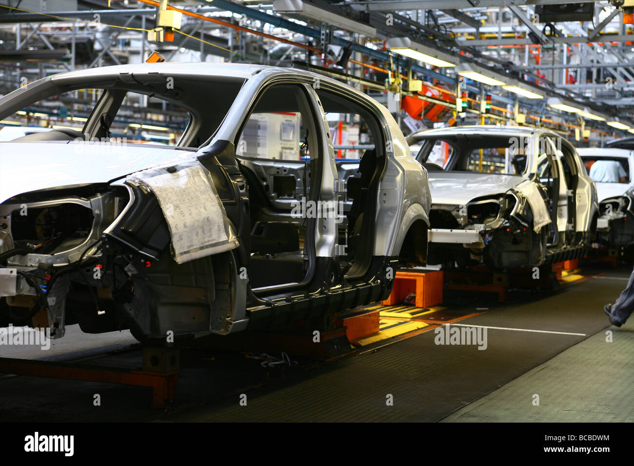 Ligne de production de l'usine automobile Vauxhall Ellesmere Port montrant Vauxhall Astra en production Banque D'Images