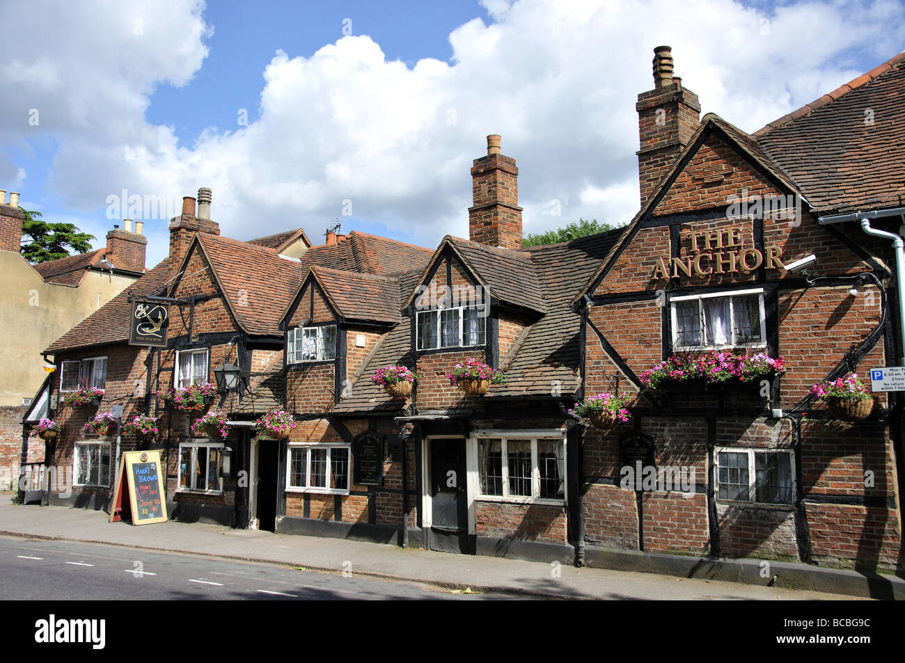 L'Anchor Pub, High Street, Ripley, Surrey, Angleterre, Royaume-Uni Banque D'Images