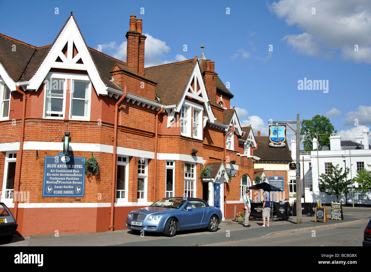 La Blue Anchor Hotel, High Road, Byfleet, Surrey, Angleterre, Royaume-Uni Banque D'Images