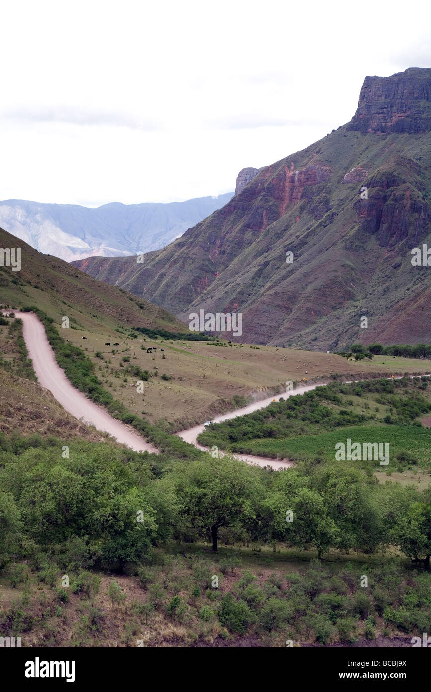 La route 33, la Cuesta del Obispo, Province de Salta, Circuit de la vallée Calchaquies Banque D'Images