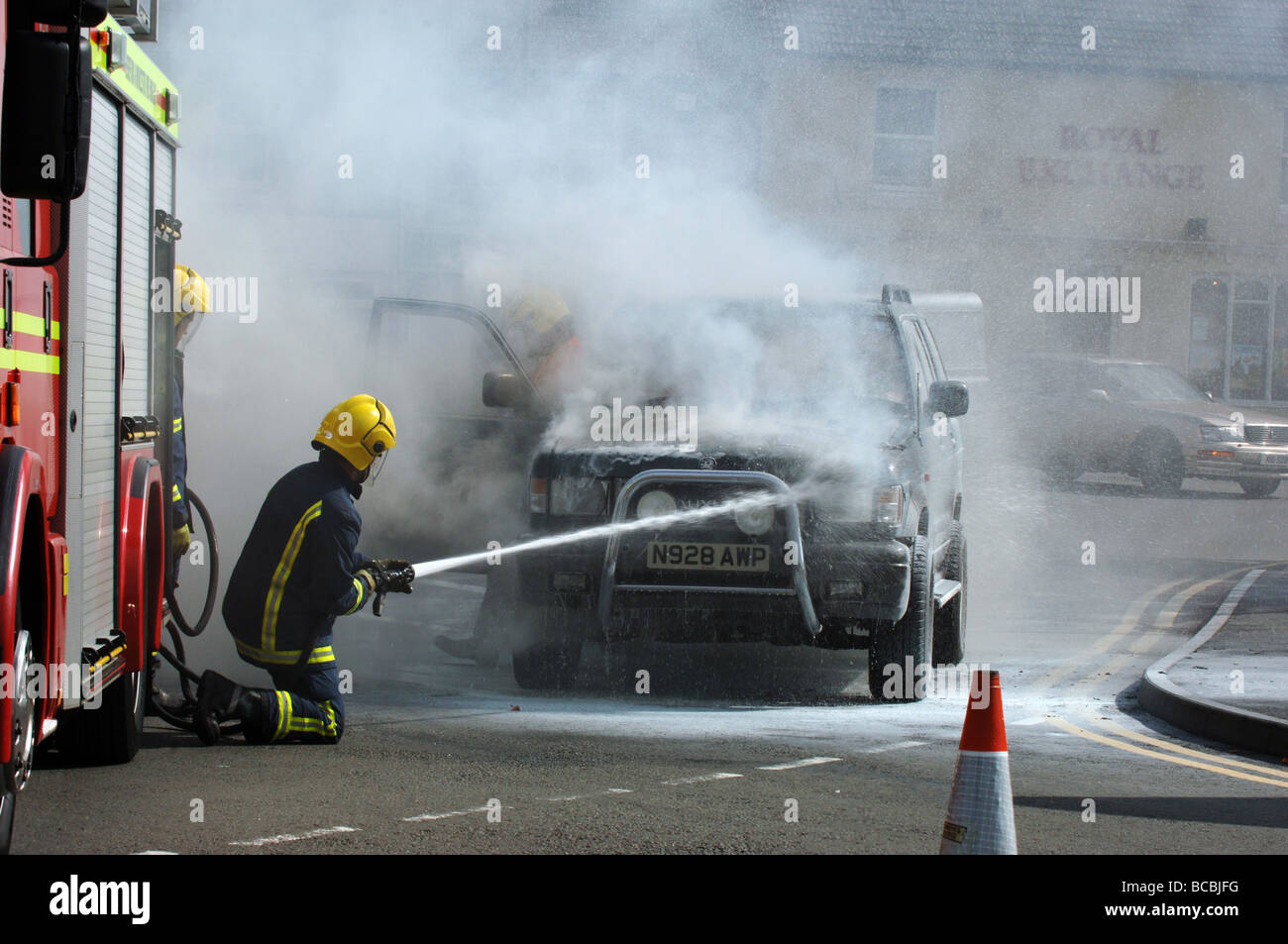 Feu de voiture Vauxhall Frontera mis hors service par un incendie dans la région de West Midlands Banque D'Images