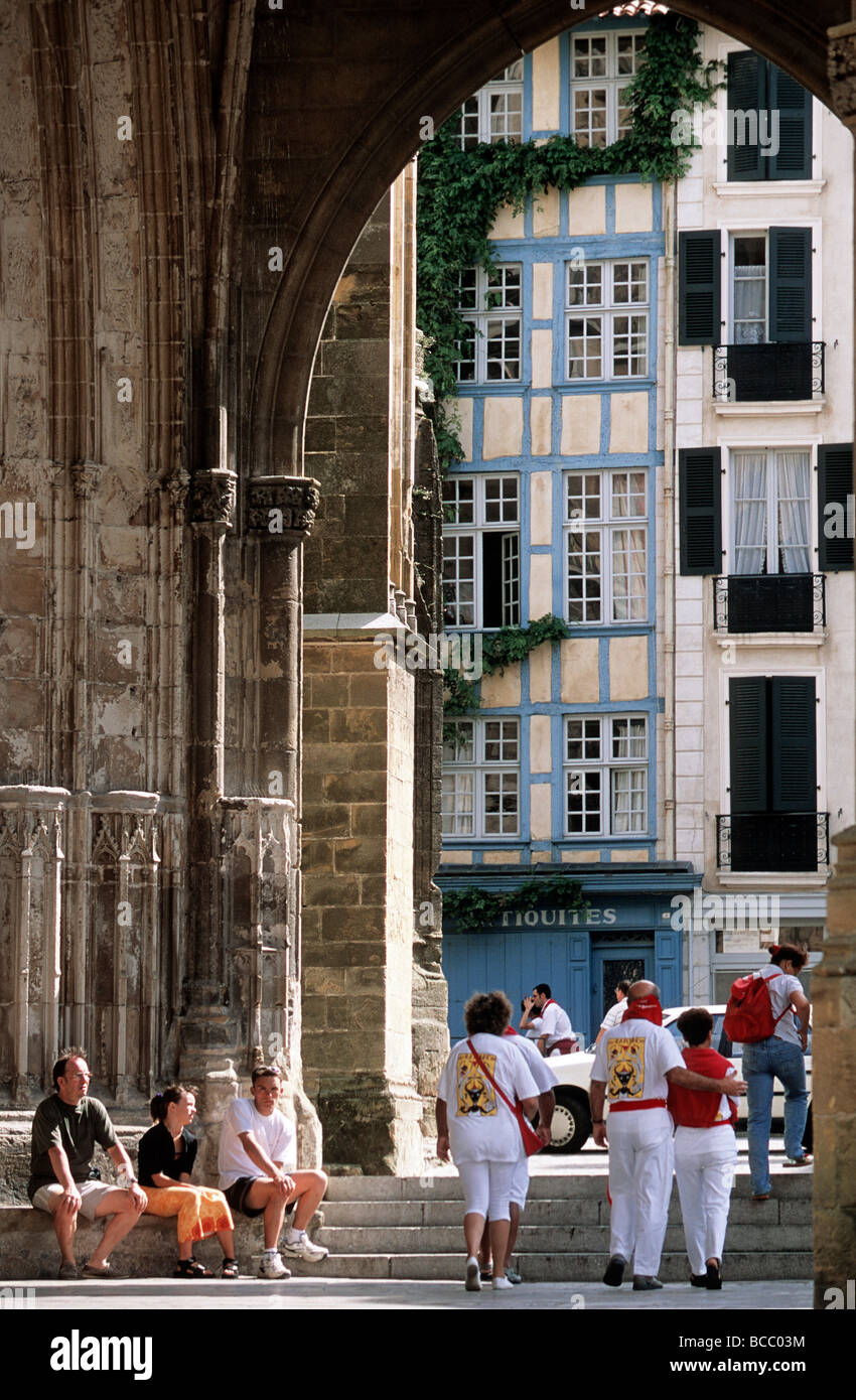 France, Pyrenees Atlantiques, Bayonne, le porche de la cathédrale de Bayonne (architecture gothique du 13ème siècle) Banque D'Images