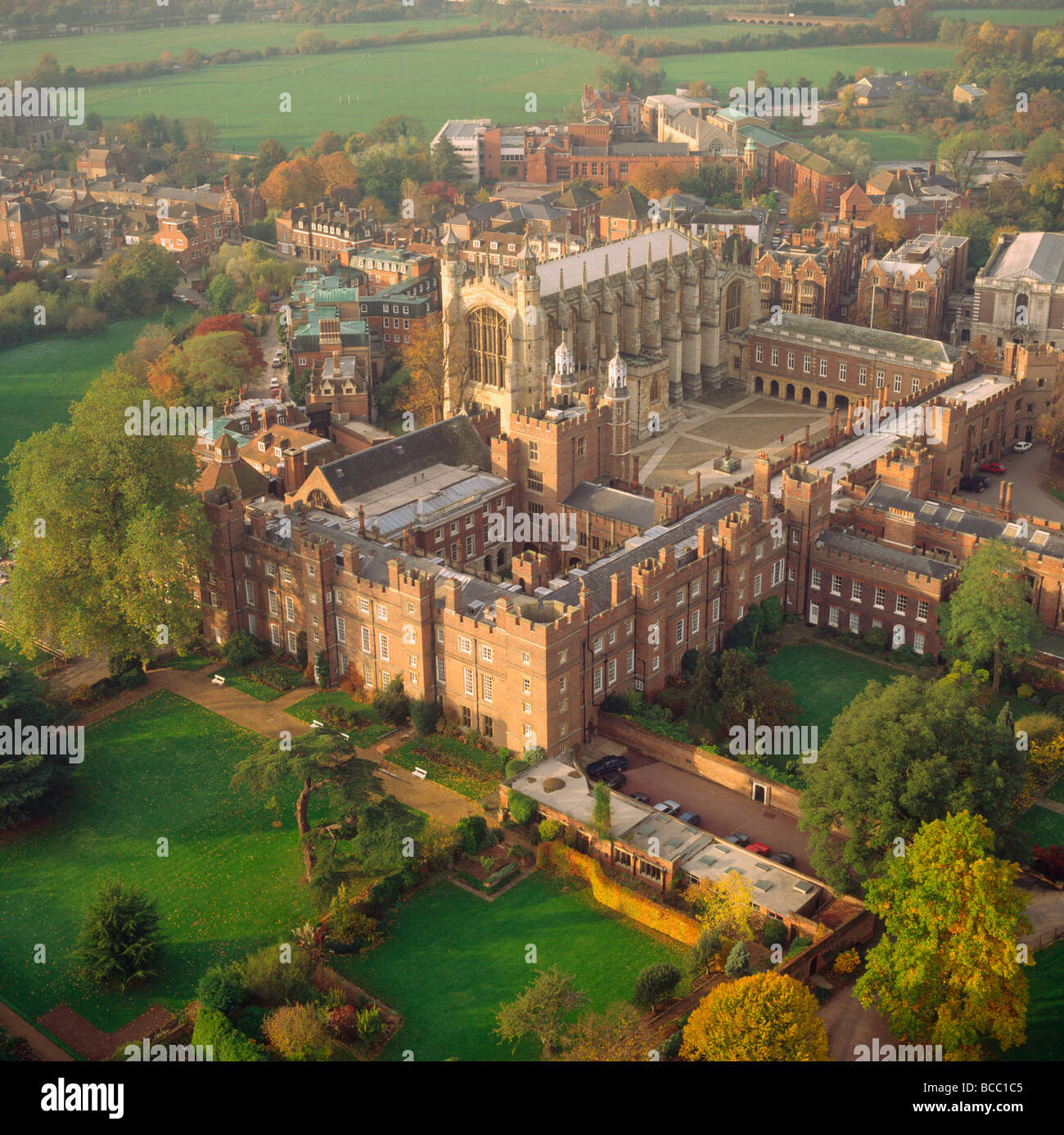 Eton College à l'automne Windsor Berkshire UK Vue aérienne Banque D'Images