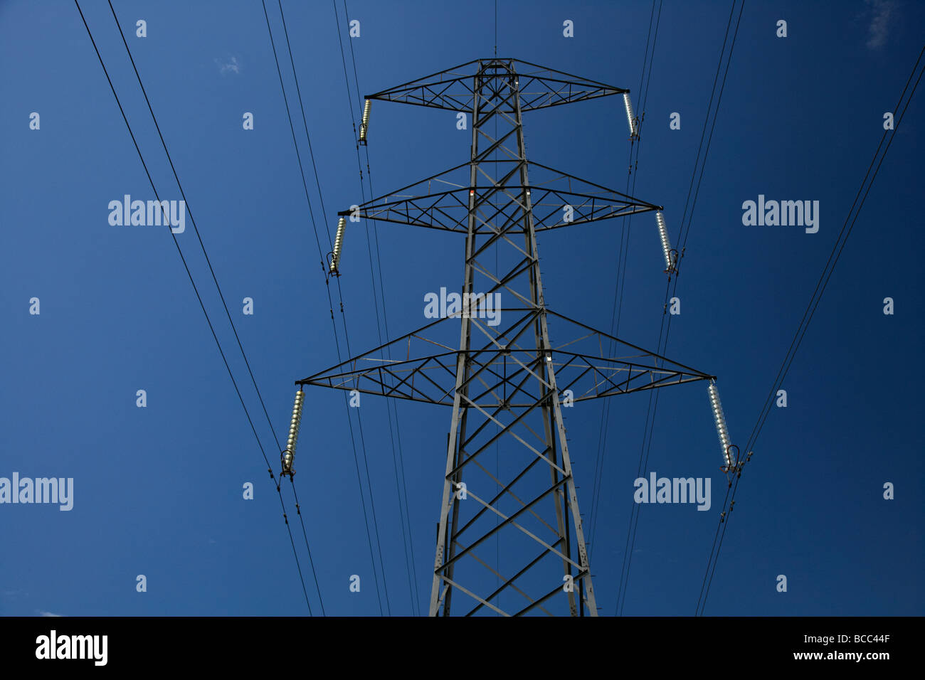 L'électricité à haute tension pylône le comté de Londonderry derry irlande du nord uk Banque D'Images L'électricité à haute tension pylône le comté de Londonderry derry irlande du nord uk Banque D'Images