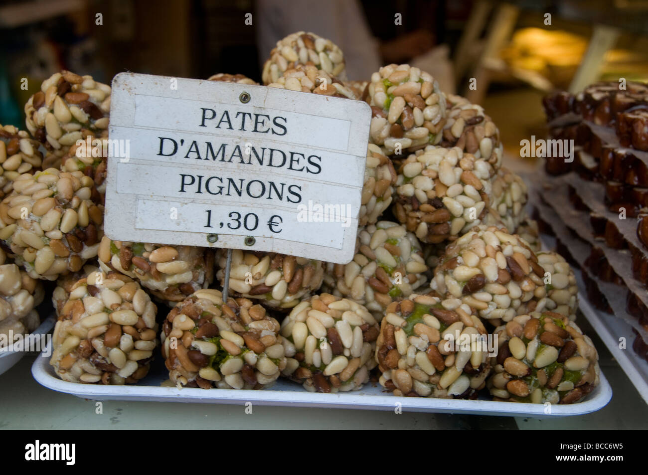 Barbes Rochechouart quartier arabe de l'Afrique de l'arrondissement de Paris. Banque D'Images