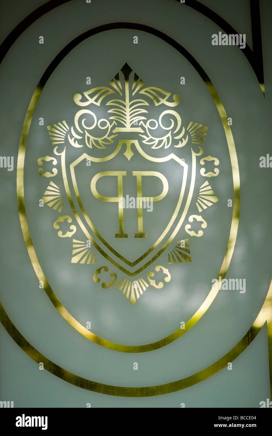 Plaza Hotel logo sur fenêtre fumé à New York USA Mai 2009 Banque D'Images