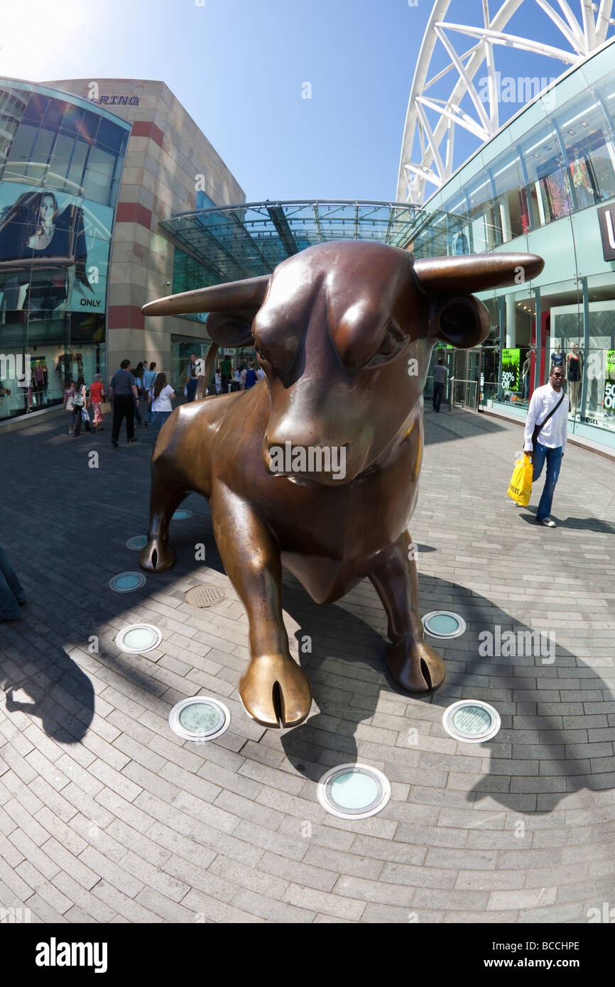 Statue en bronze bull Bullring Birmingham West Midlands England UK Royaume-Uni GB Grande-bretagne Îles britanniques Europe Banque D'Images