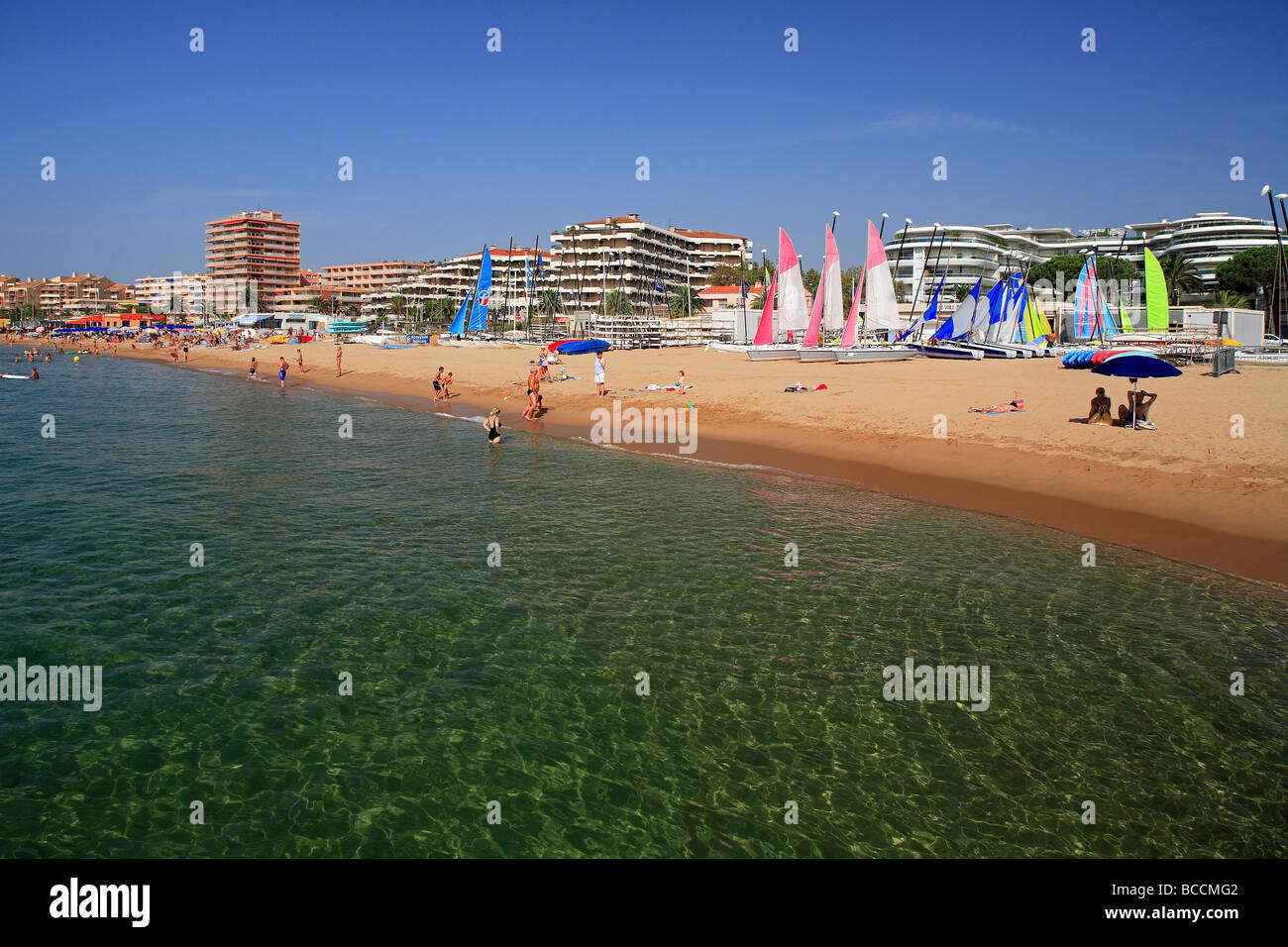 France, Var (83), Place de l''Estérel, Fréjus, la plage Banque D'Images