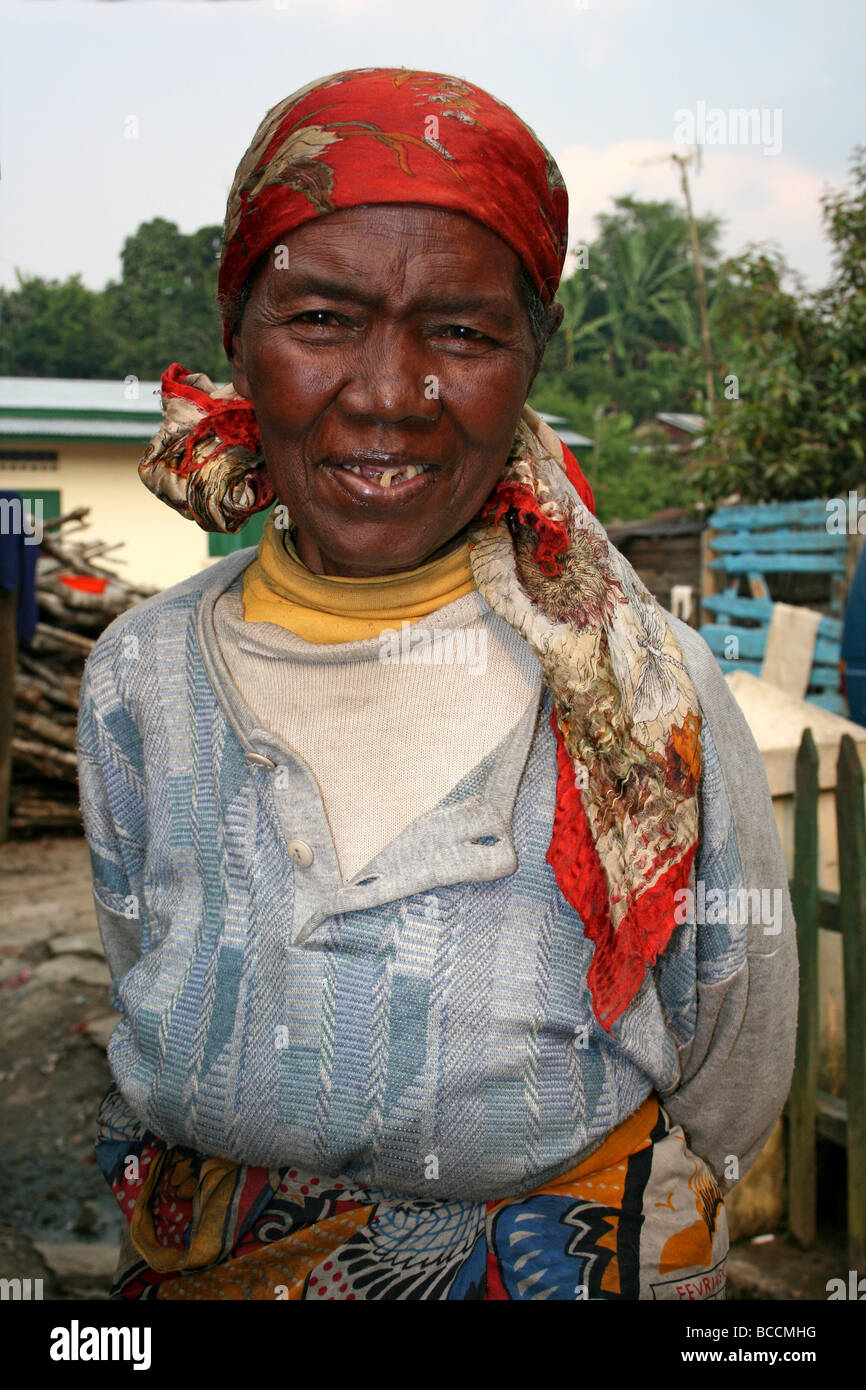 Femme Malgache souriant Andasibe, Madagascar Banque D'Images
