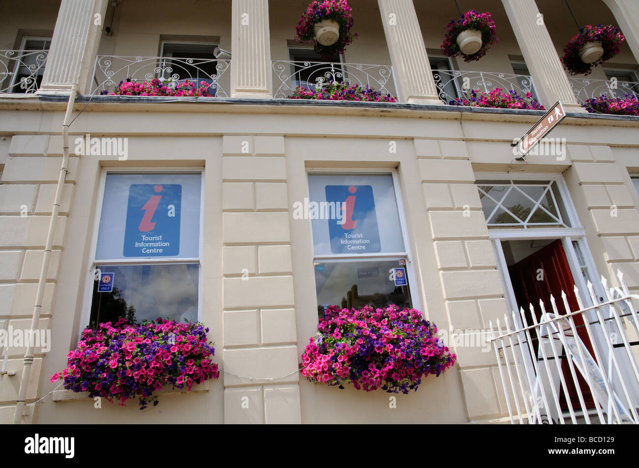 Le bureau d'information touristique à Cheltenham GLOUCESTERSHIRE England UK Banque D'Images