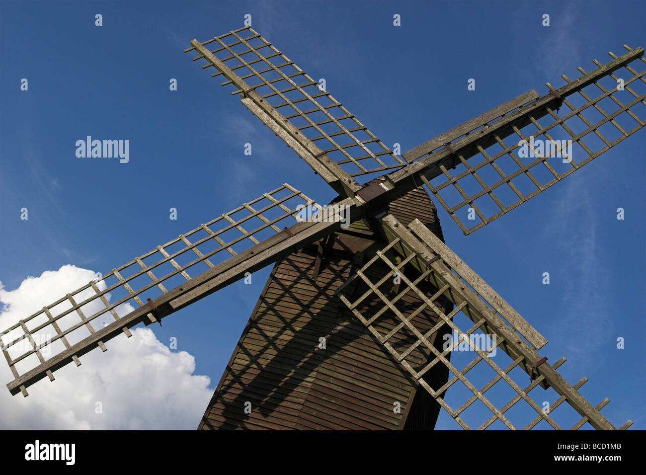 Brill Moulin voiles contre le ciel bleu, España Banque D'Images
