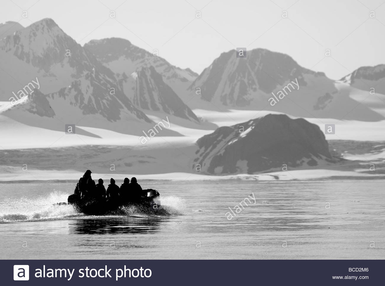 Glace Bay, zodiaque dans Isabukta, Svalbard, Norvège. Banque D'Images